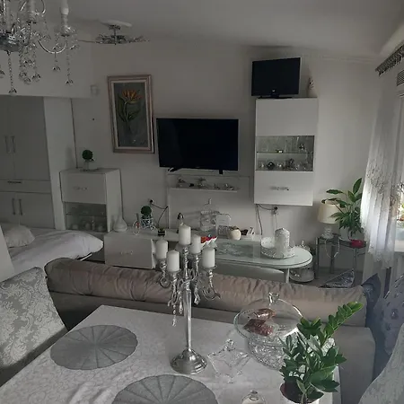 Apartment Apartman Meli